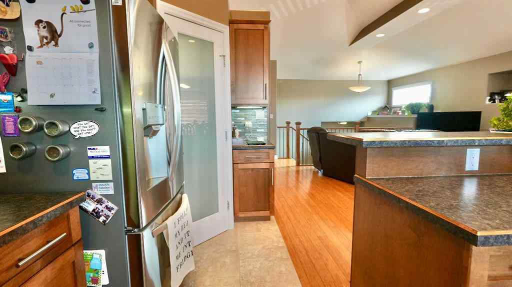 MLS® A2255114 - 10214 82 Street  in Saddleback Ridge Peace River, Residential