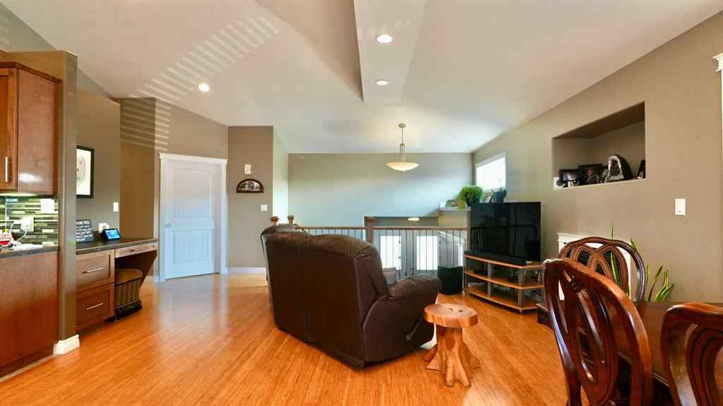 MLS® A2255114 - 10214 82 Street  in Saddleback Ridge Peace River, Residential