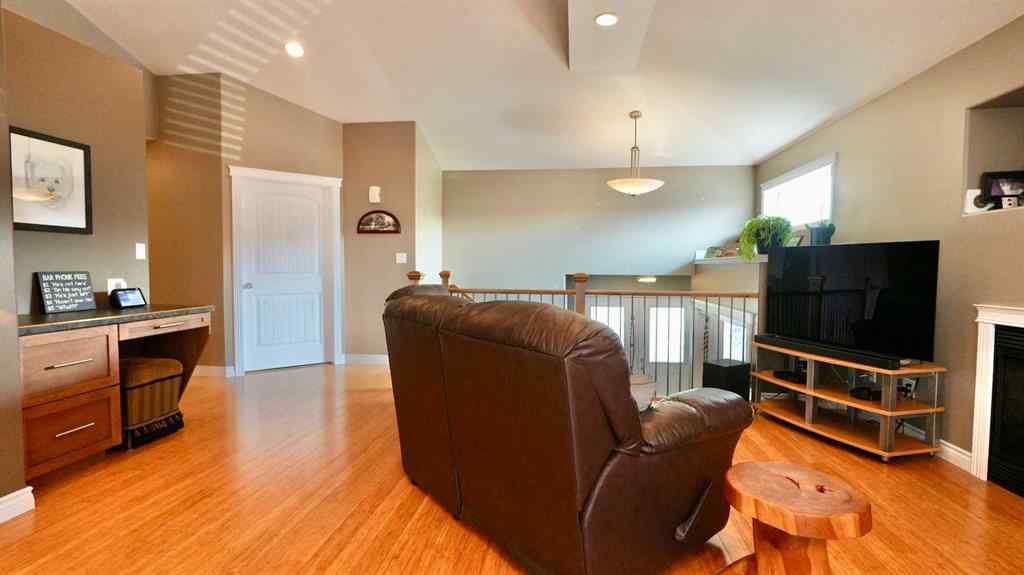 MLS® A2255114 - 10214 82 Street  in Saddleback Ridge Peace River, Residential