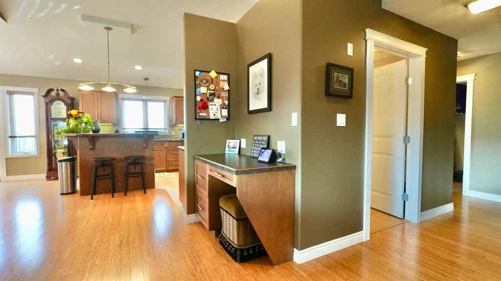 MLS® A2255114 - 10214 82 Street  in Saddleback Ridge Peace River, Residential