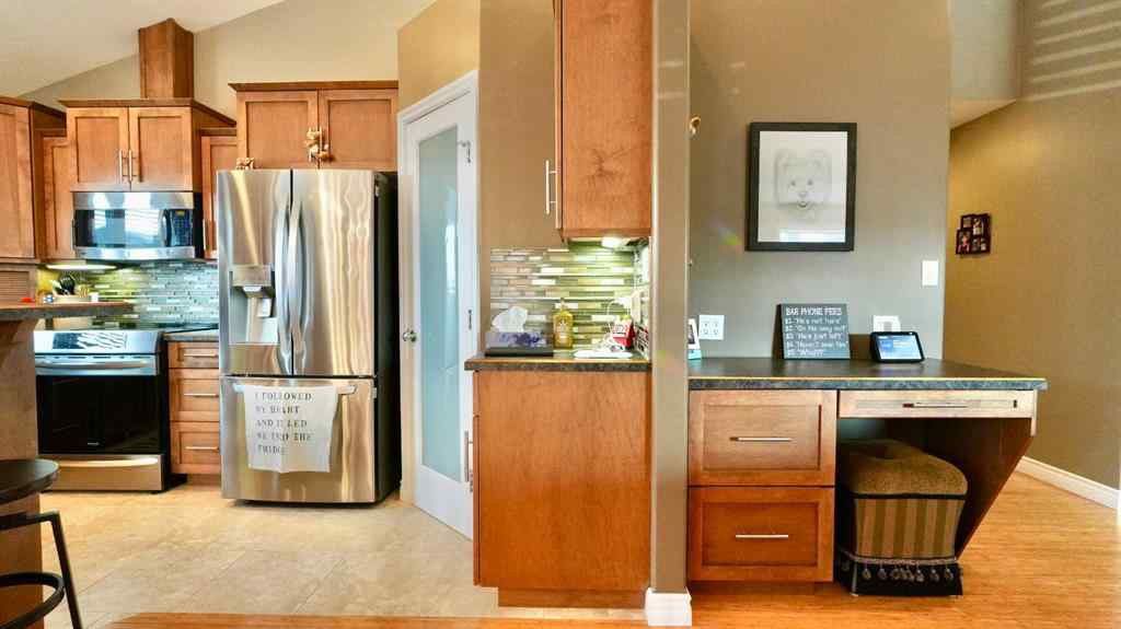 MLS® A2255114 - 10214 82 Street  in Saddleback Ridge Peace River, Residential