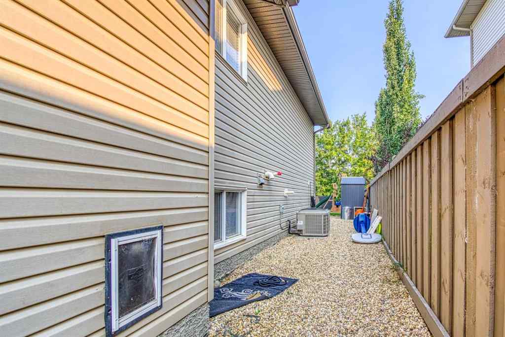 MLS® A2255117 - 10942 O'Brien Lake Crescent   in O\'Brien Lake Grande Prairie, Residential