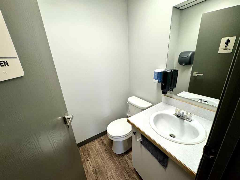 MLS® A2255120 - Unit #5 7969 49 Avenue  in Northlands Industrial Park Red Deer, Commercial