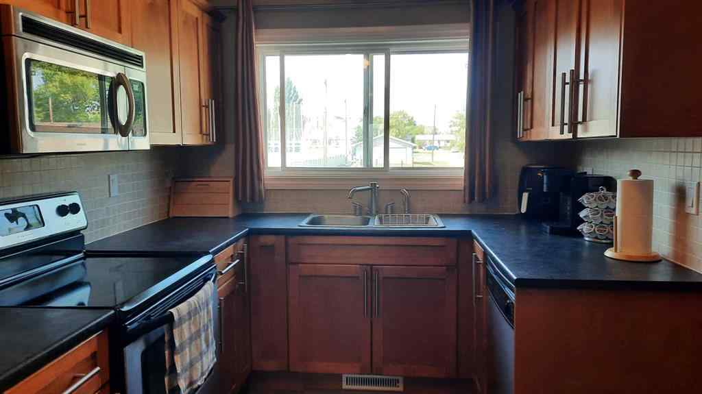 MLS® A2255122 - 145 5 Street  in Nacmine Drumheller, Residential