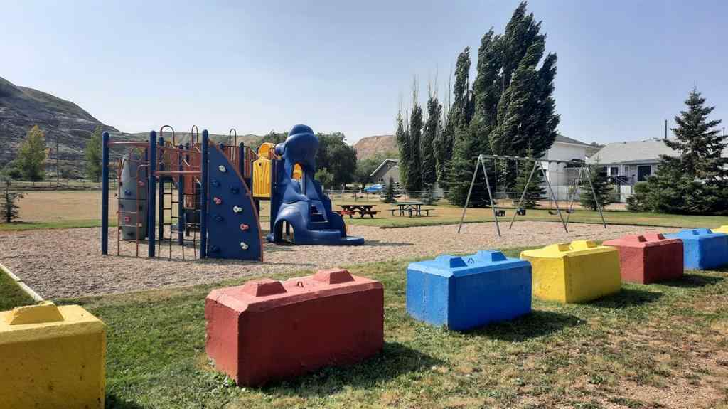 MLS® A2255122 - 145 5 Street  in Nacmine Drumheller, Residential