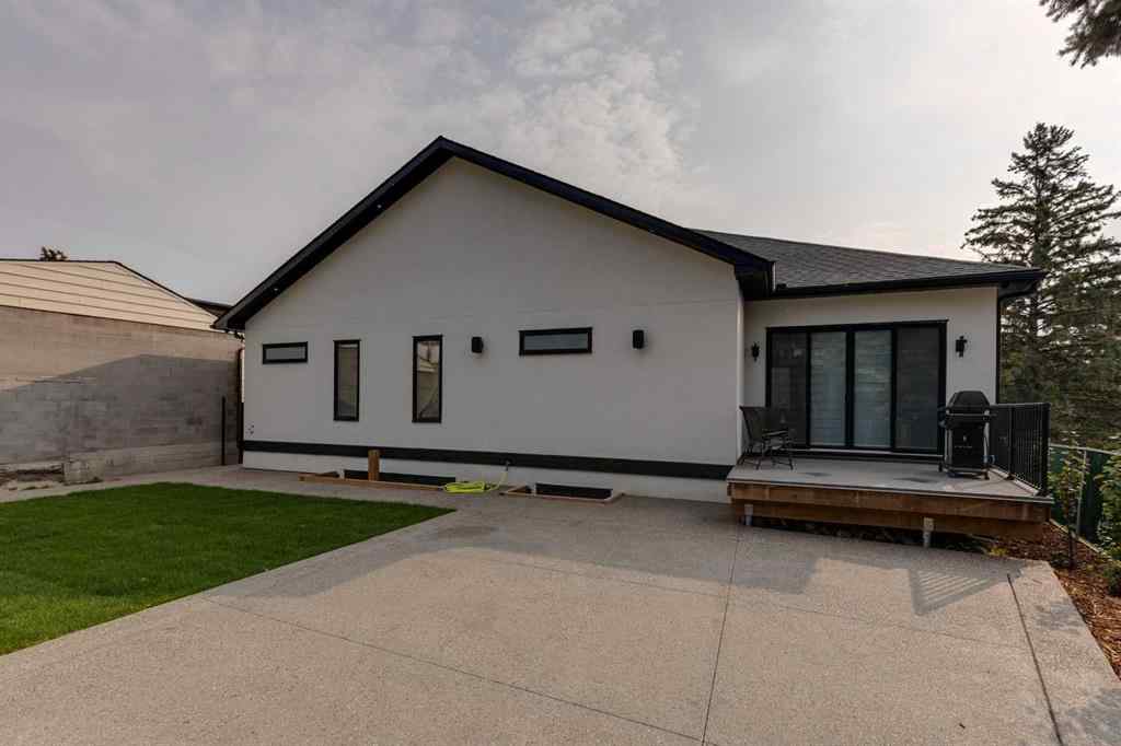 MLS® A2255132 - 30 Roselawn Crescent NW in Rosemont Calgary, Residential