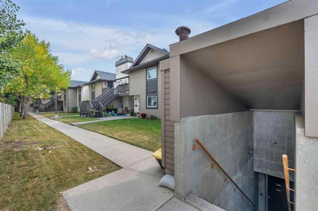 MLS® A2255135 - 71 Cedar Springs Gardens SW in Cedarbrae Calgary, Residential