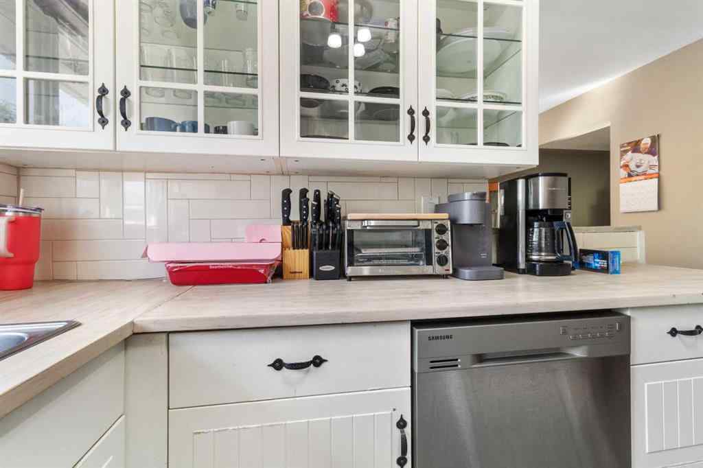MLS® A2255137 - 3205 44A Avenue  in Mountview Red Deer, Residential