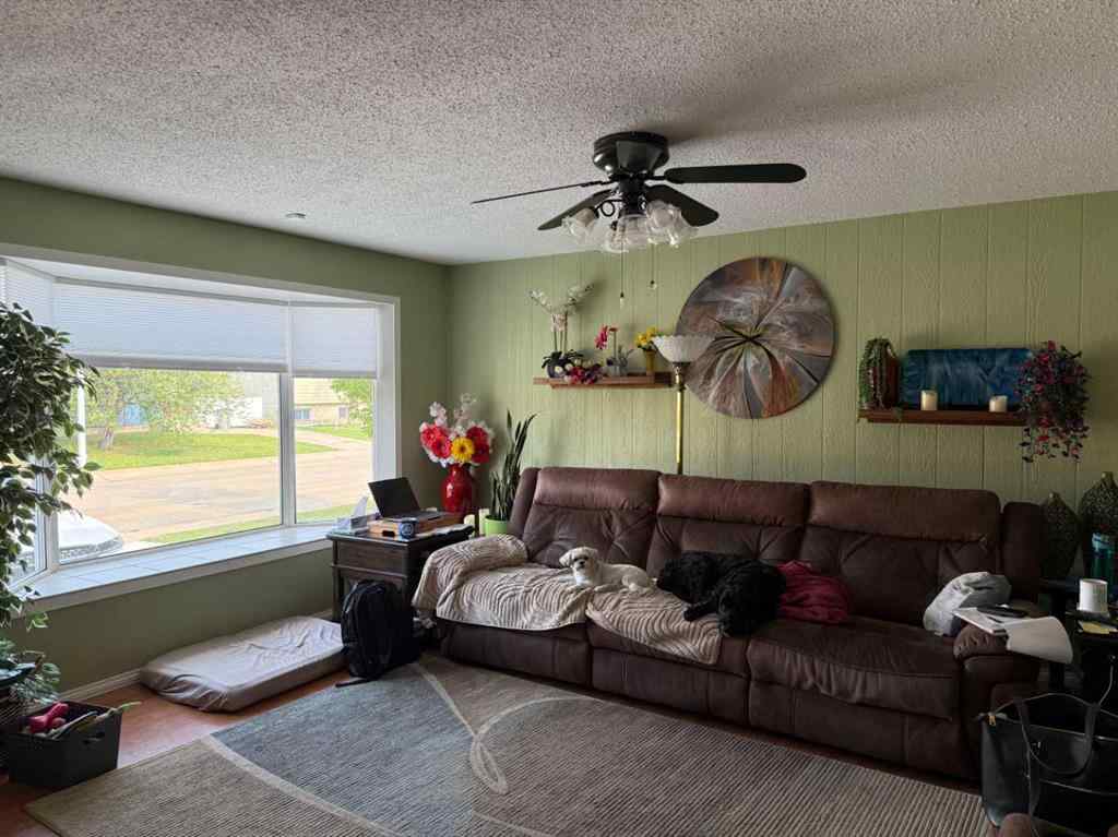 MLS® A2255145 - 9505 81 Avenue  in Patterson Place Grande Prairie, Residential