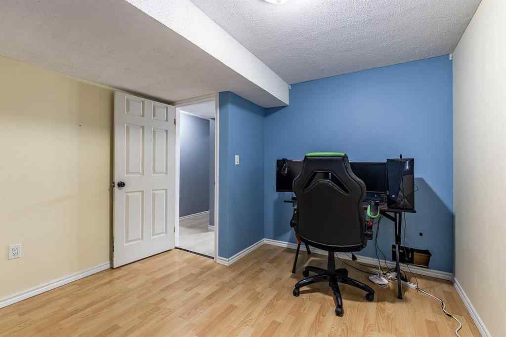 MLS® A2255148 - 15 Ross Haven Avenue SE in Ross Glen Medicine Hat, Residential