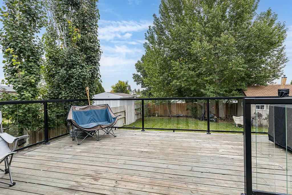 MLS® A2255148 - 15 Ross Haven Avenue SE in Ross Glen Medicine Hat, Residential