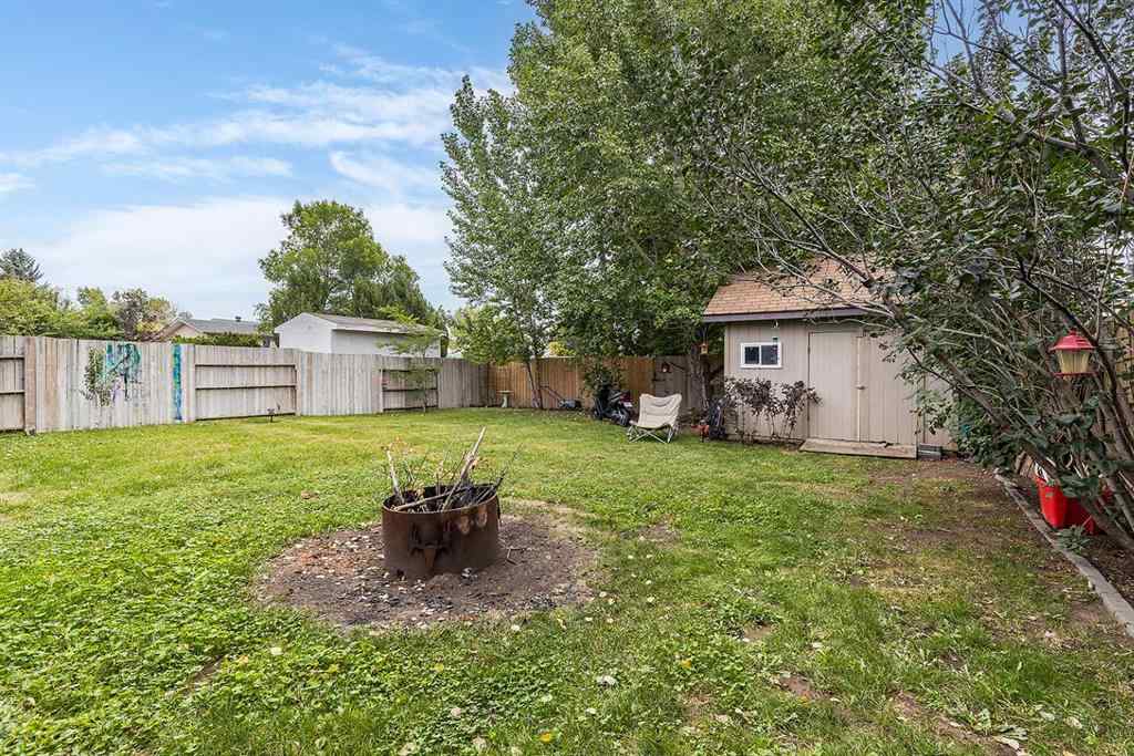 MLS® A2255148 - 15 Ross Haven Avenue SE in Ross Glen Medicine Hat, Residential