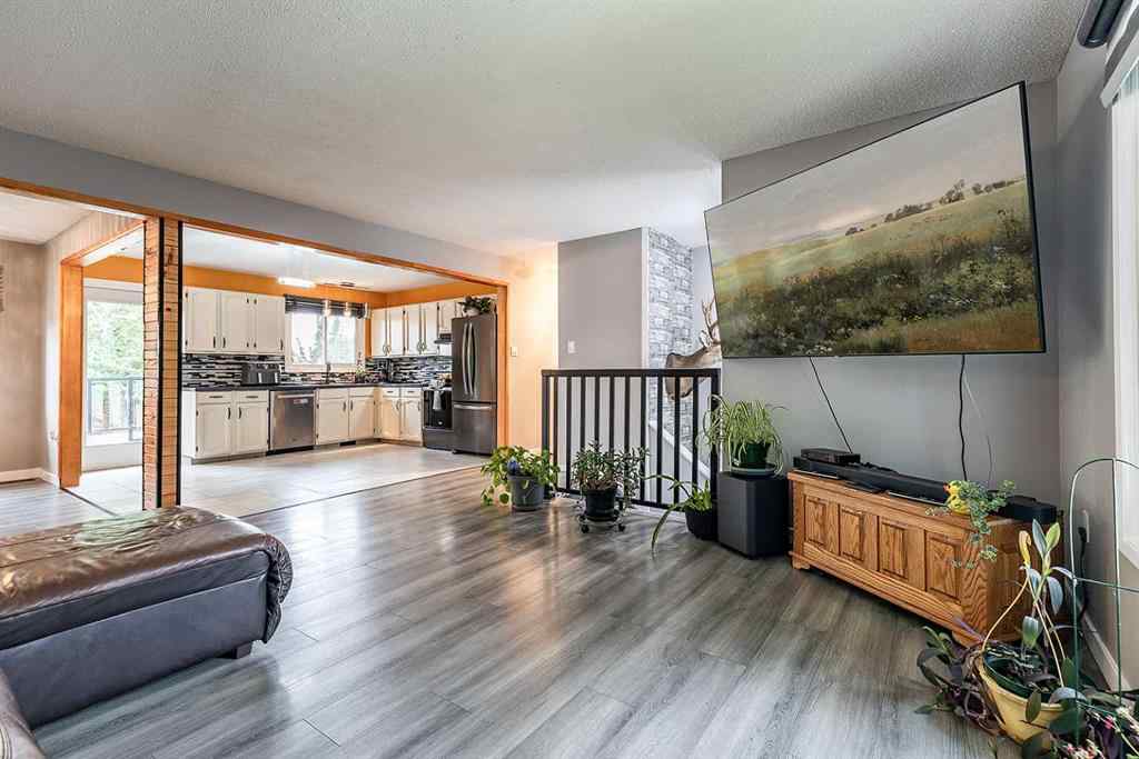 MLS® A2255148 - 15 Ross Haven Avenue SE in Ross Glen Medicine Hat, Residential