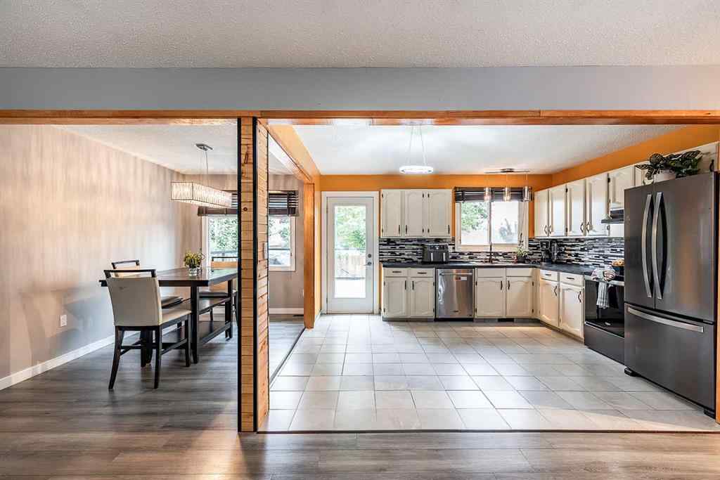 MLS® A2255148 - 15 Ross Haven Avenue SE in Ross Glen Medicine Hat, Residential