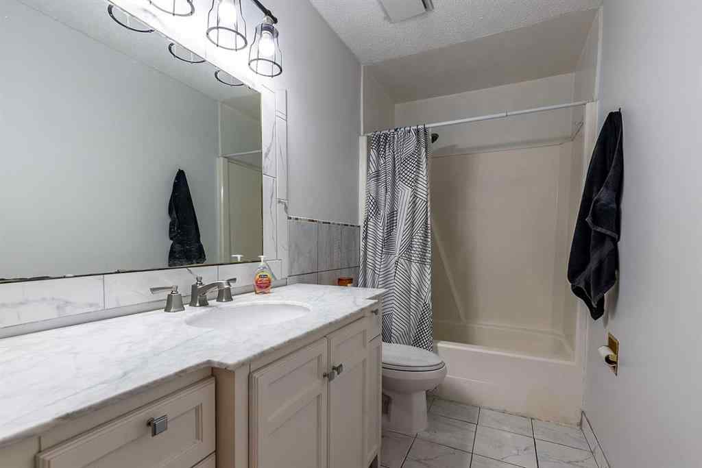 MLS® A2255148 - 15 Ross Haven Avenue SE in Ross Glen Medicine Hat, Residential