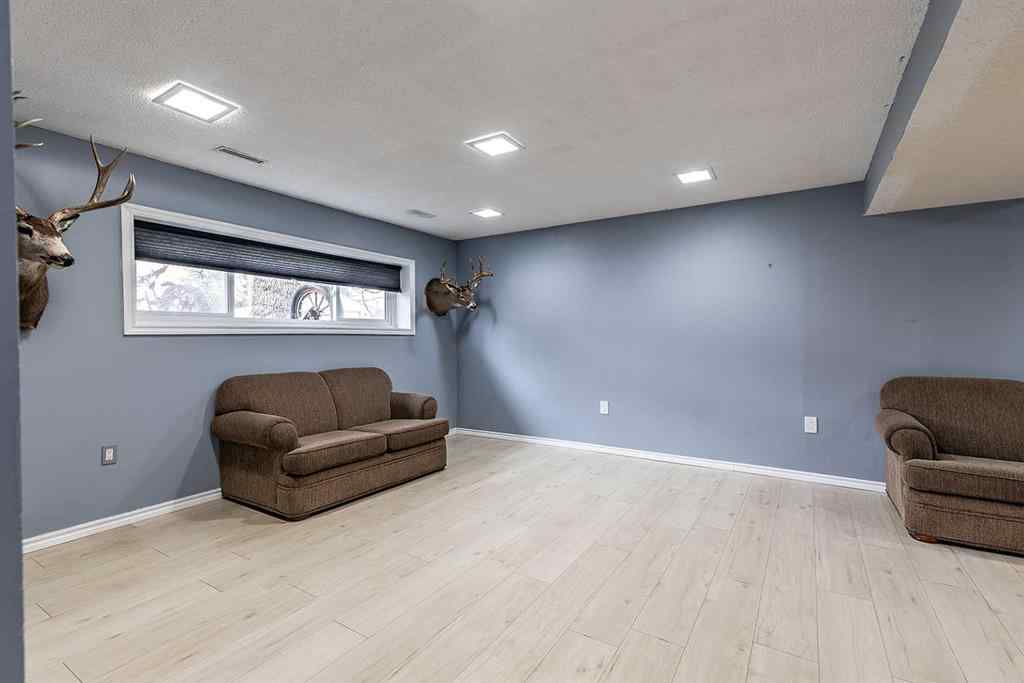 MLS® A2255148 - 15 Ross Haven Avenue SE in Ross Glen Medicine Hat, Residential