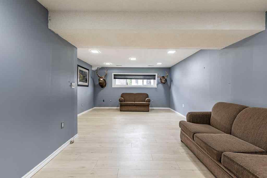 MLS® A2255148 - 15 Ross Haven Avenue SE in Ross Glen Medicine Hat, Residential