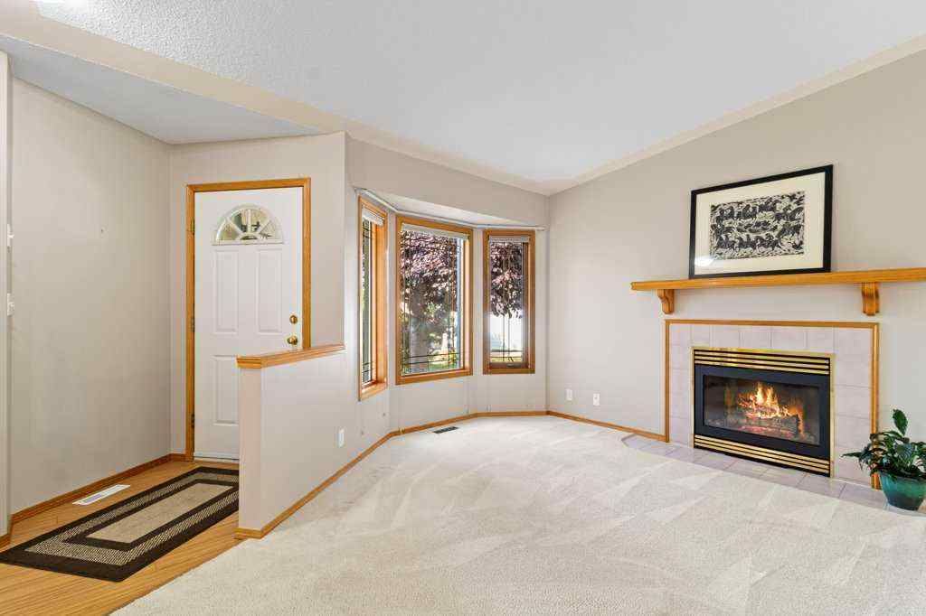 MLS® A2255154 - 9 Dunn Close  in Deer Park Village Red Deer, Residential