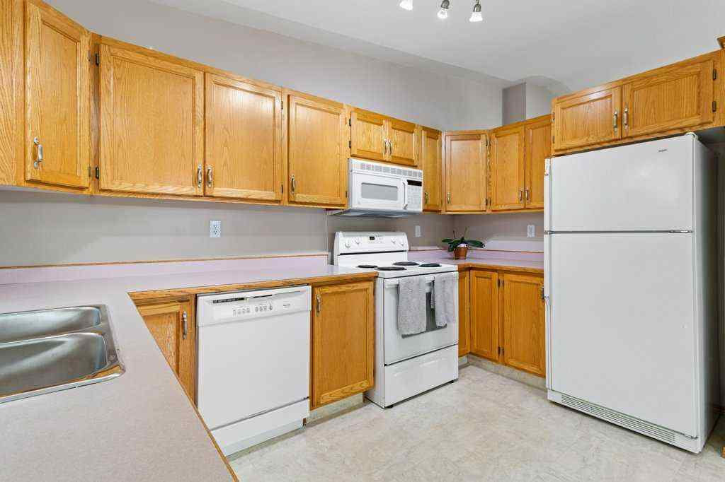 MLS® A2255154 - 9 Dunn Close  in Deer Park Village Red Deer, Residential