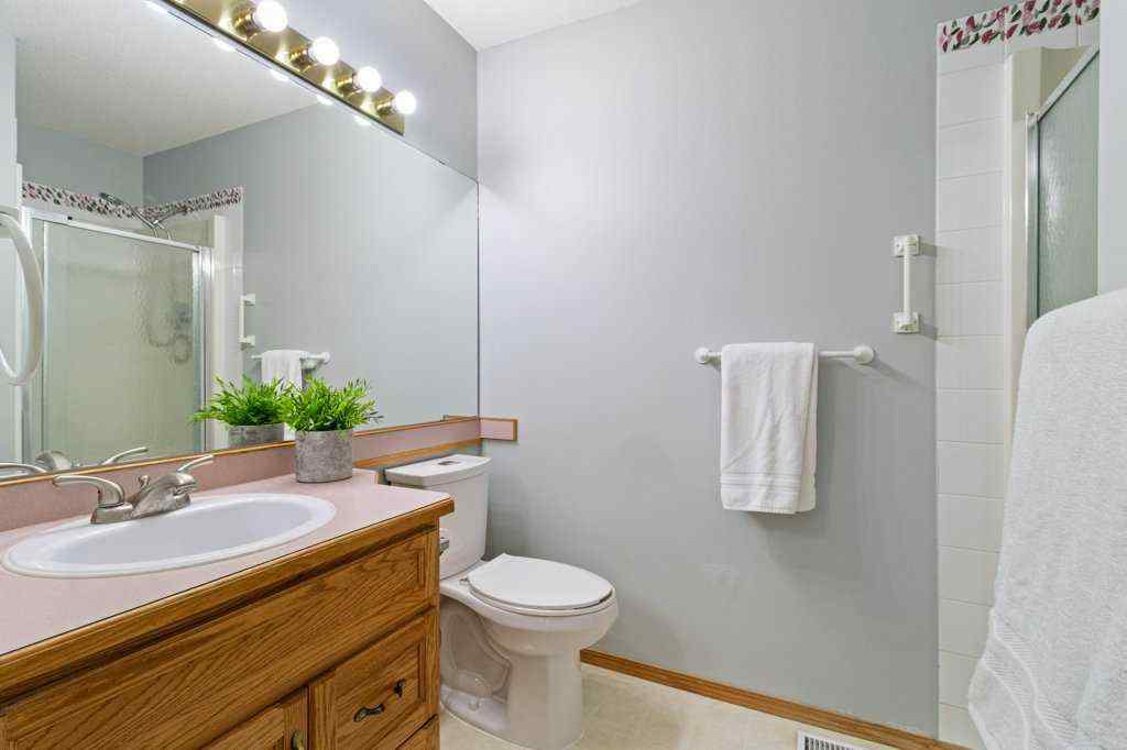 MLS® A2255154 - 9 Dunn Close  in Deer Park Village Red Deer, Residential