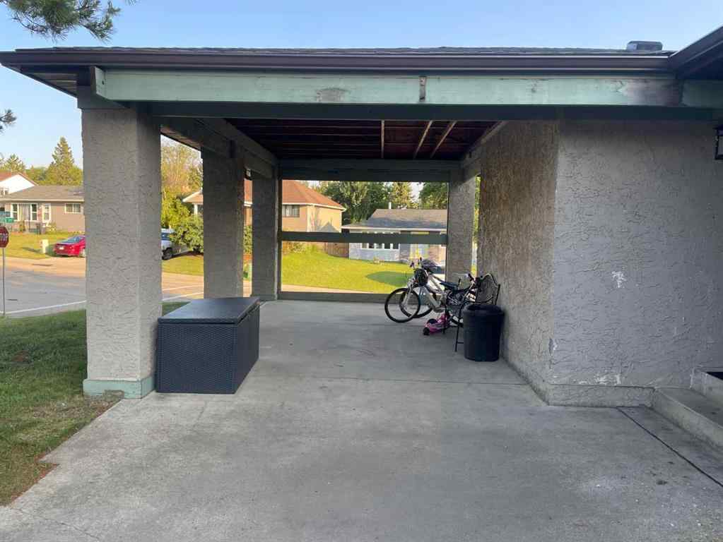 MLS® A2255155 - 2 Garden Court  in Lakeview Heights Sylvan Lake, Residential