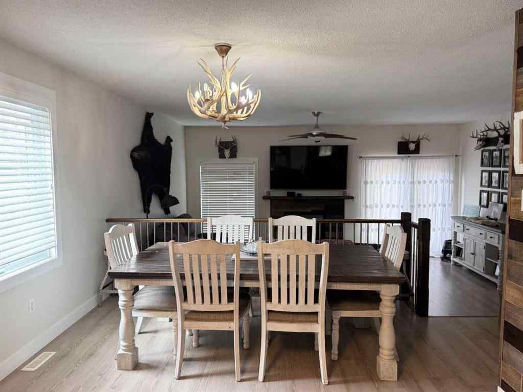 MLS® A2255155 - 2 Garden Court  in Lakeview Heights Sylvan Lake, Residential