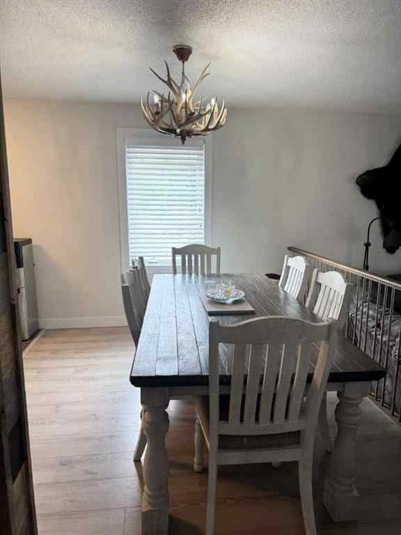 MLS® A2255155 - 2 Garden Court  in Lakeview Heights Sylvan Lake, Residential