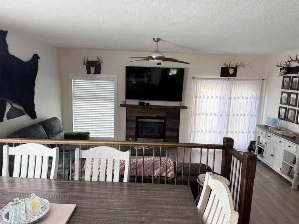 MLS® A2255155 - 2 Garden Court  in Lakeview Heights Sylvan Lake, Residential