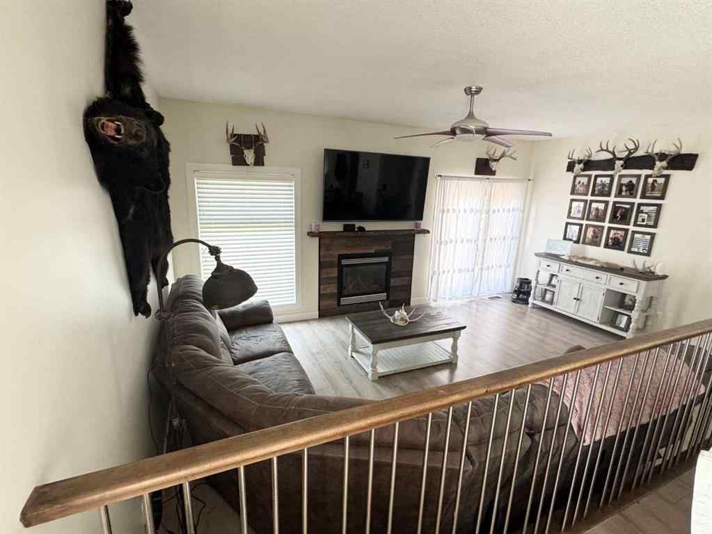 MLS® A2255155 - 2 Garden Court  in Lakeview Heights Sylvan Lake, Residential