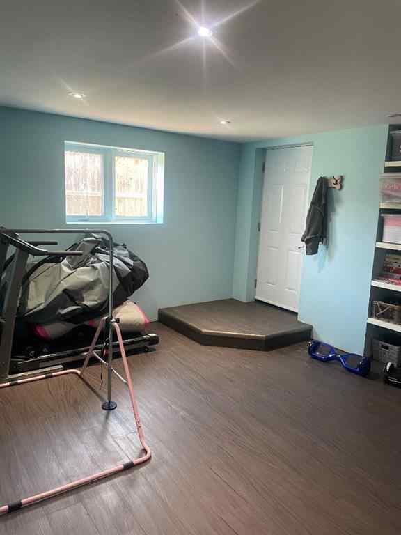 MLS® A2255155 - 2 Garden Court  in Lakeview Heights Sylvan Lake, Residential