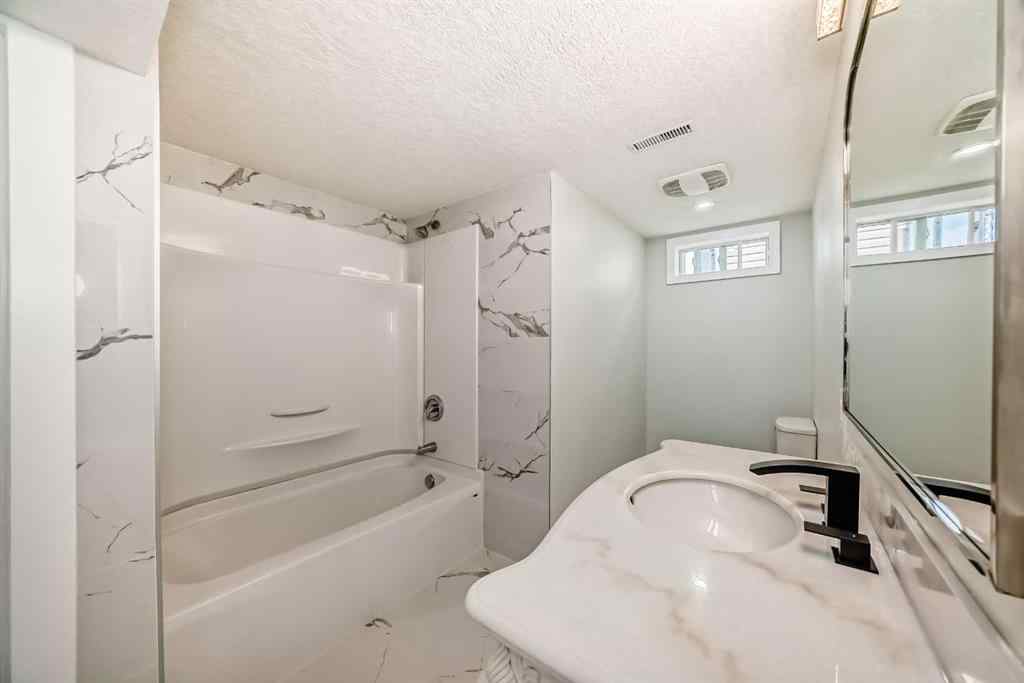 MLS® A2255157 - 4112 Maryvale Drive NE in Marlborough Calgary, Residential