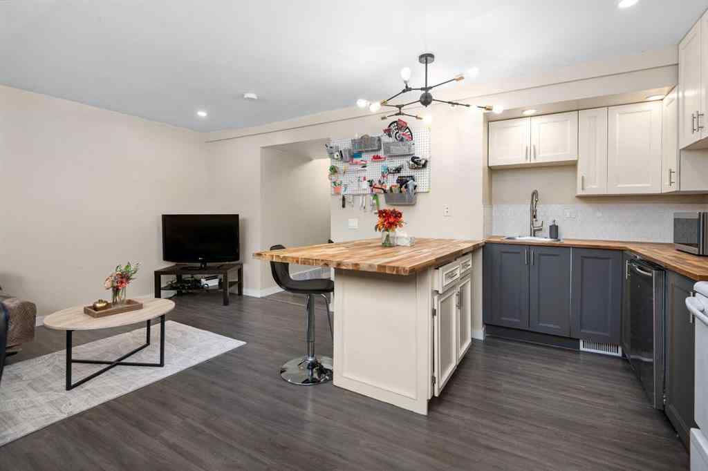 MLS® A2255159 - 212 Woodbine Boulevard SW in Woodbine Calgary, Residential