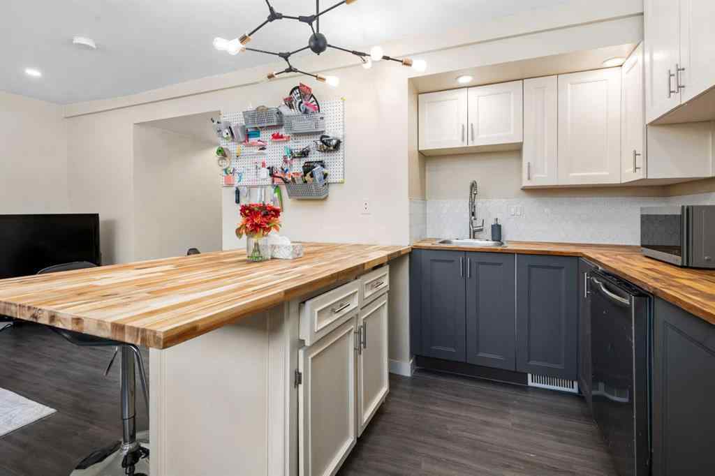 MLS® A2255159 - 212 Woodbine Boulevard SW in Woodbine Calgary, Residential