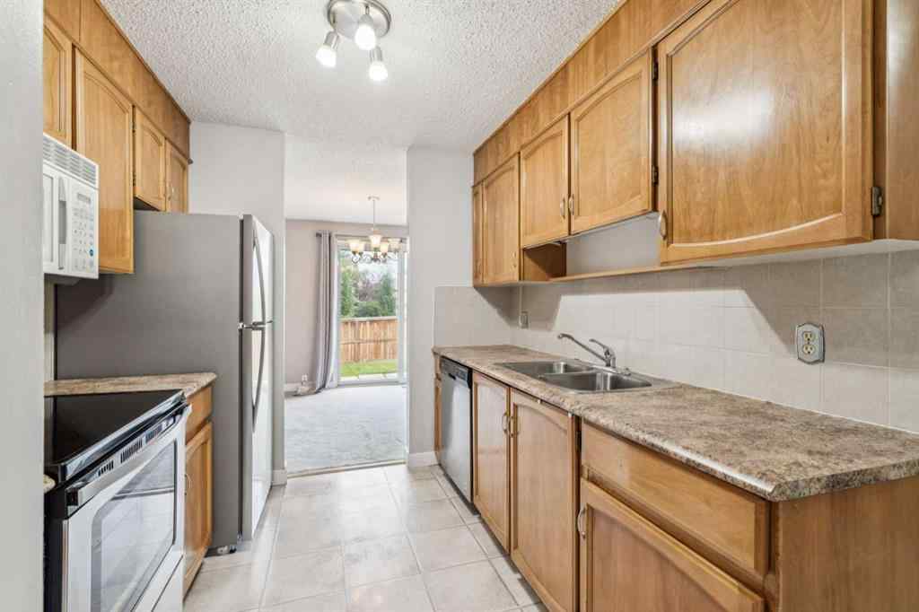 MLS® A2255171 - Unit #39 11333 30 Street SW in Cedarbrae Calgary, Residential