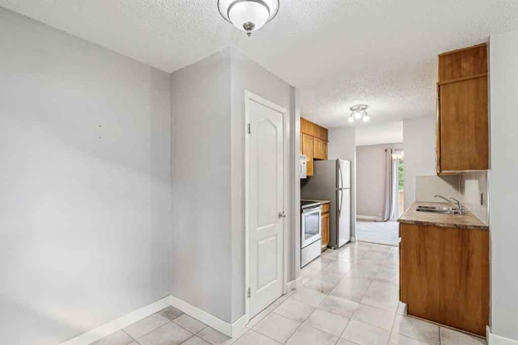MLS® A2255171 - Unit #39 11333 30 Street SW in Cedarbrae Calgary, Residential