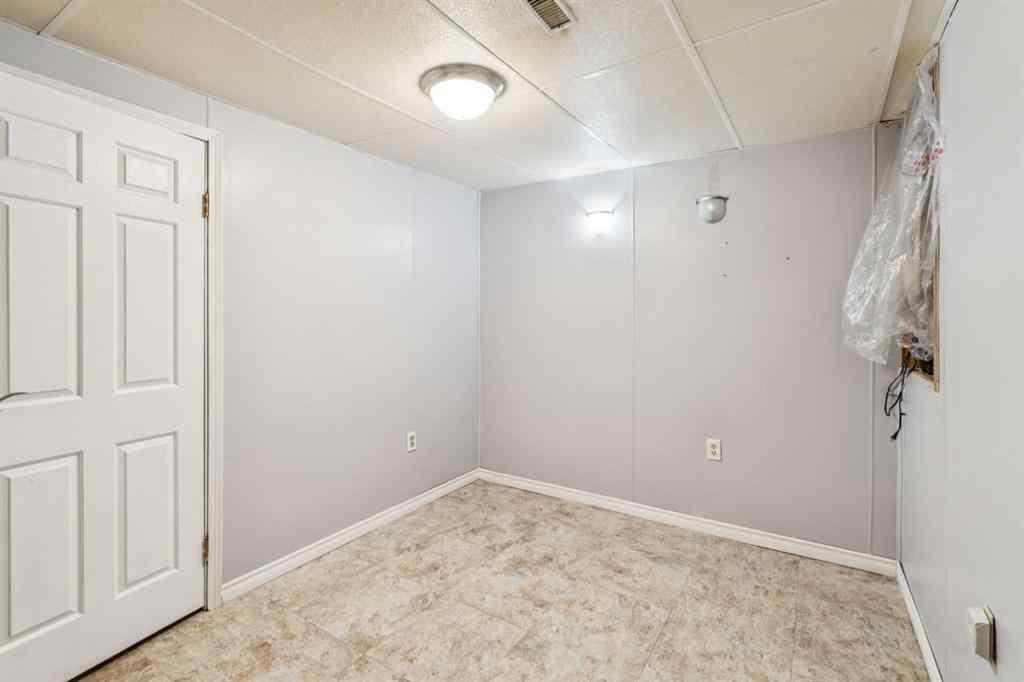MLS® A2255171 - Unit #39 11333 30 Street SW in Cedarbrae Calgary, Residential