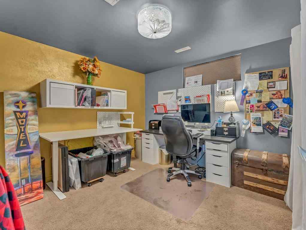 MLS® A2255174 - 12 Sunrise Court SW in SW Southridge Medicine Hat, Residential