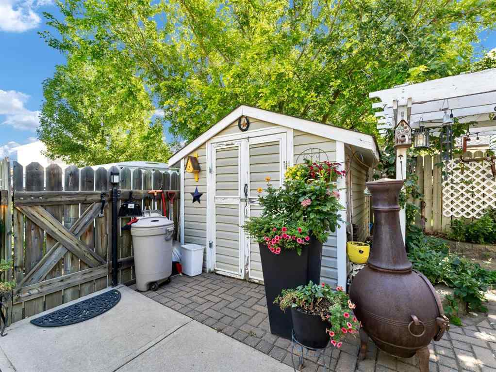 MLS® A2255174 - 12 Sunrise Court SW in SW Southridge Medicine Hat, Residential
