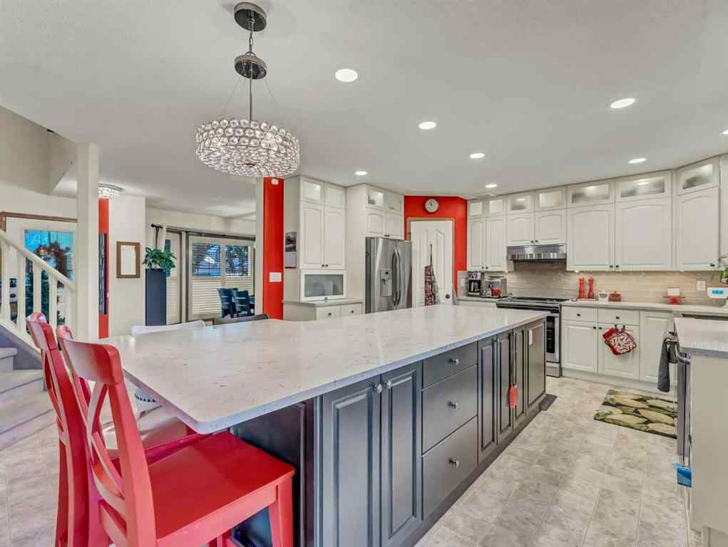 MLS® A2255174 - 12 Sunrise Court SW in SW Southridge Medicine Hat, Residential