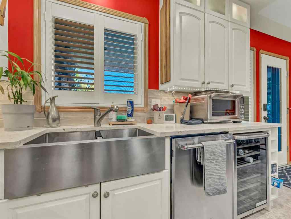 MLS® A2255174 - 12 Sunrise Court SW in SW Southridge Medicine Hat, Residential