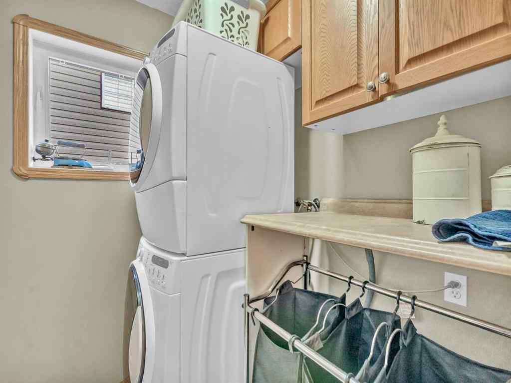 MLS® A2255174 - 12 Sunrise Court SW in SW Southridge Medicine Hat, Residential