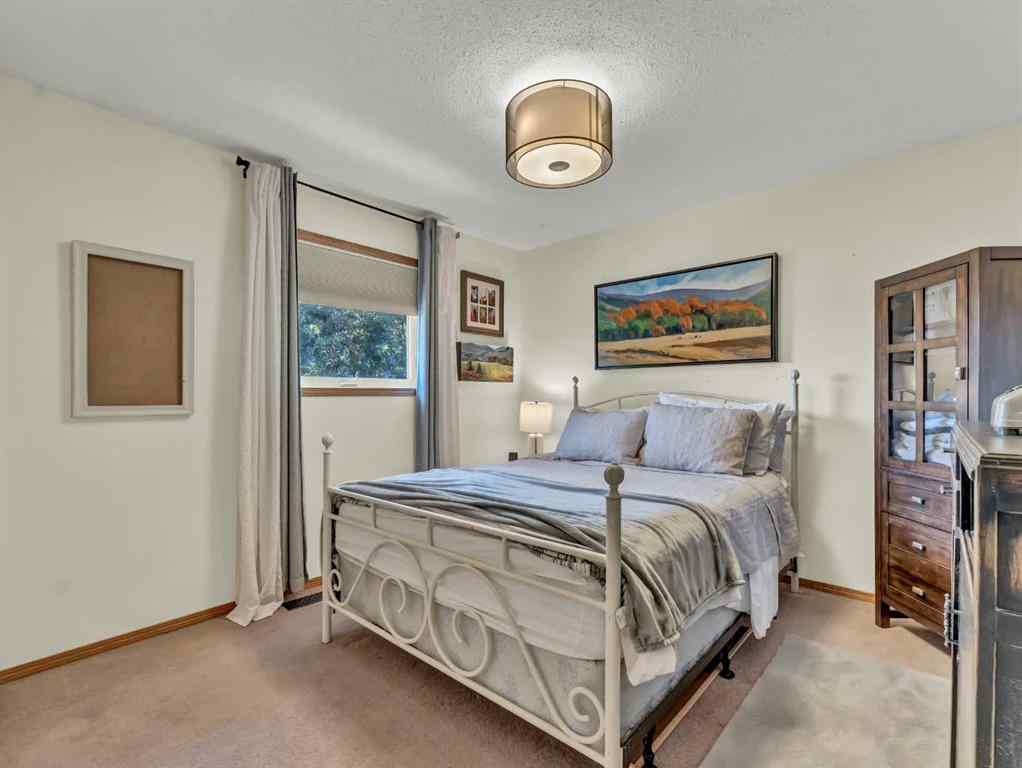 MLS® A2255174 - 12 Sunrise Court SW in SW Southridge Medicine Hat, Residential