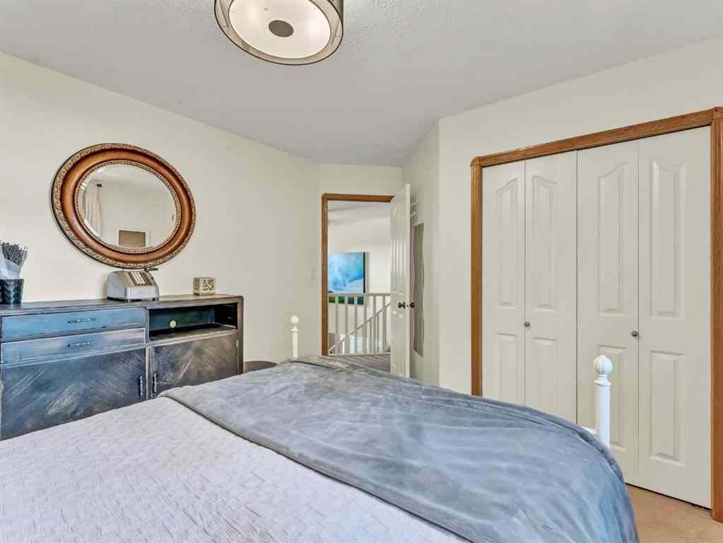 MLS® A2255174 - 12 Sunrise Court SW in SW Southridge Medicine Hat, Residential