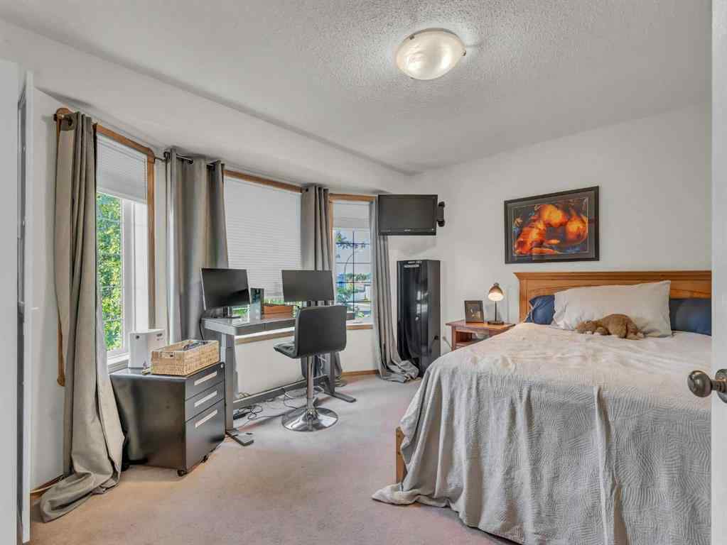 MLS® A2255174 - 12 Sunrise Court SW in SW Southridge Medicine Hat, Residential