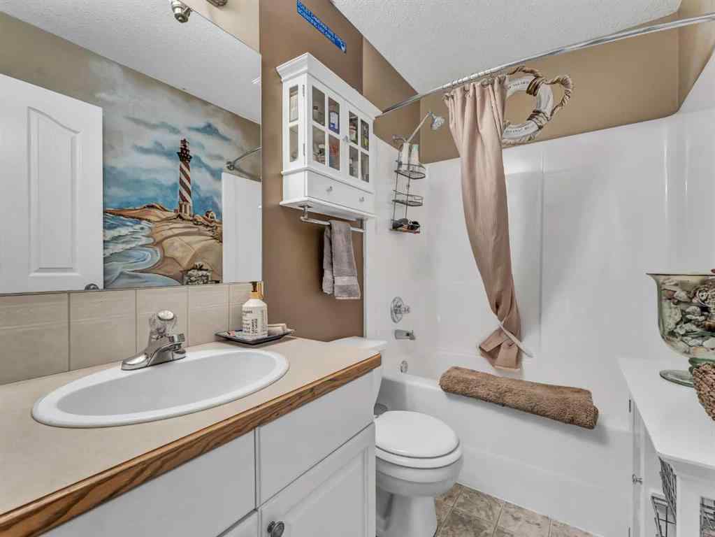 MLS® A2255174 - 12 Sunrise Court SW in SW Southridge Medicine Hat, Residential