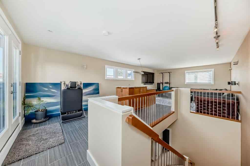 MLS® A2255175 - 2031 28 Avenue SW in South Calgary Calgary, Residential