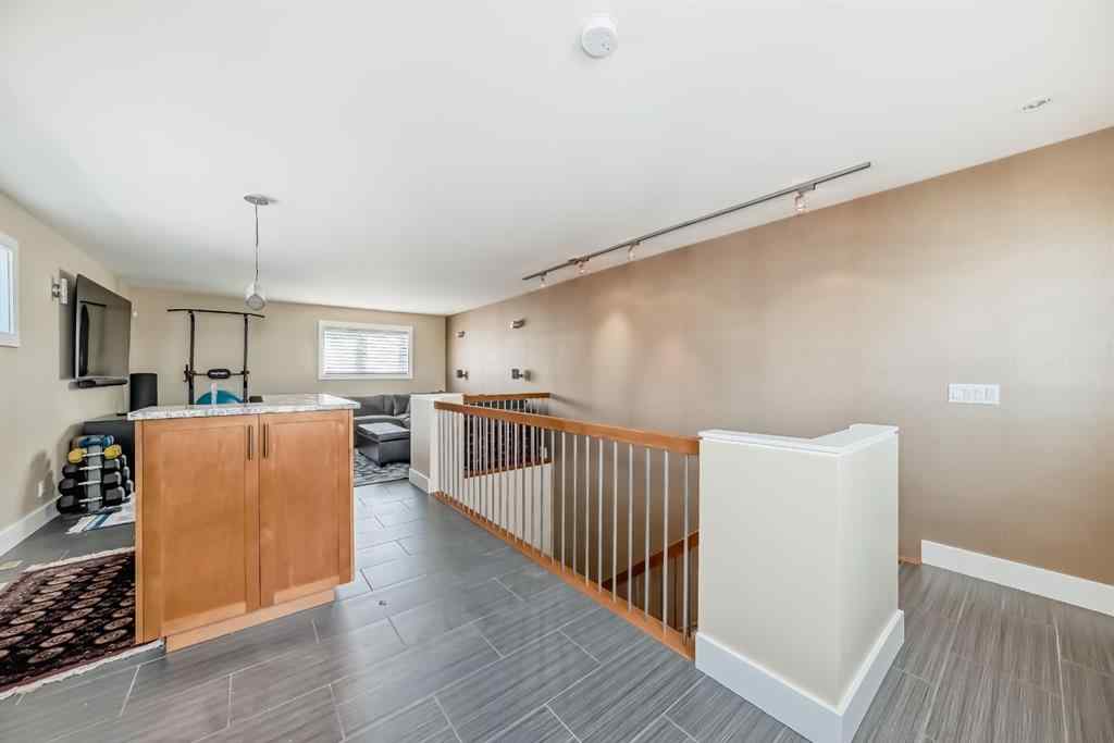 MLS® A2255175 - 2031 28 Avenue SW in South Calgary Calgary, Residential