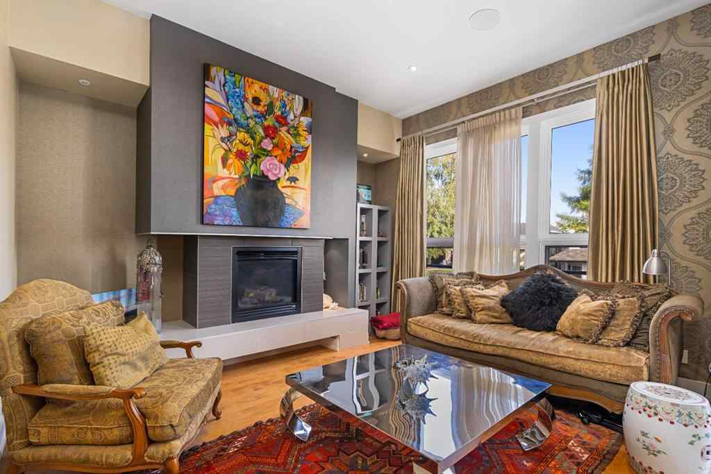 MLS® A2255175 - 2031 28 Avenue SW in South Calgary Calgary, Residential