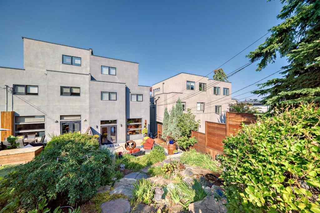 MLS® A2255175 - 2031 28 Avenue SW in South Calgary Calgary, Residential