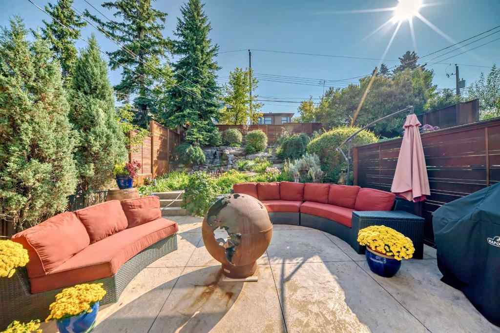 MLS® A2255175 - 2031 28 Avenue SW in South Calgary Calgary, Residential